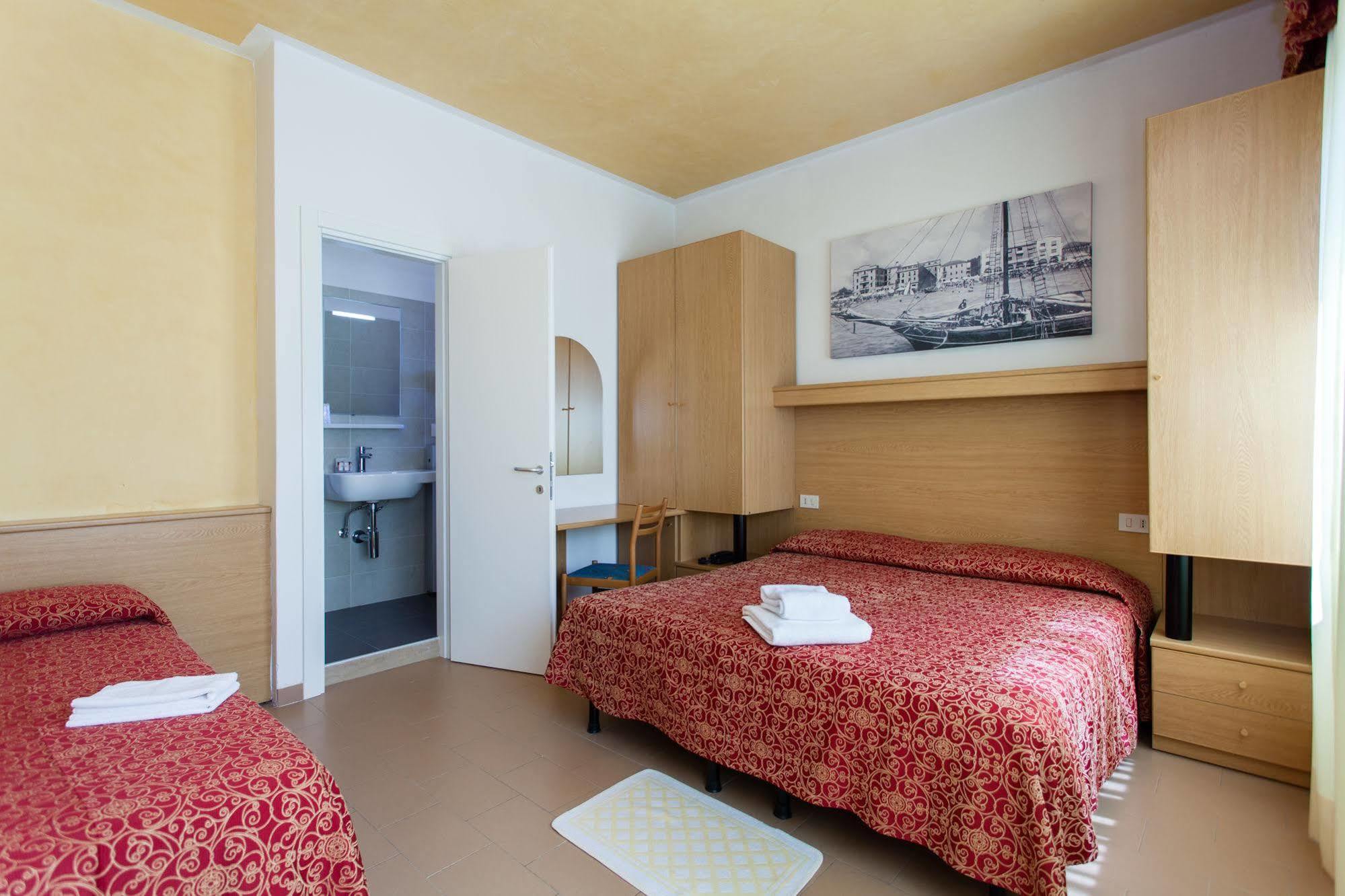 Hotel Al Mare Lido di Jesolo Exterior photo