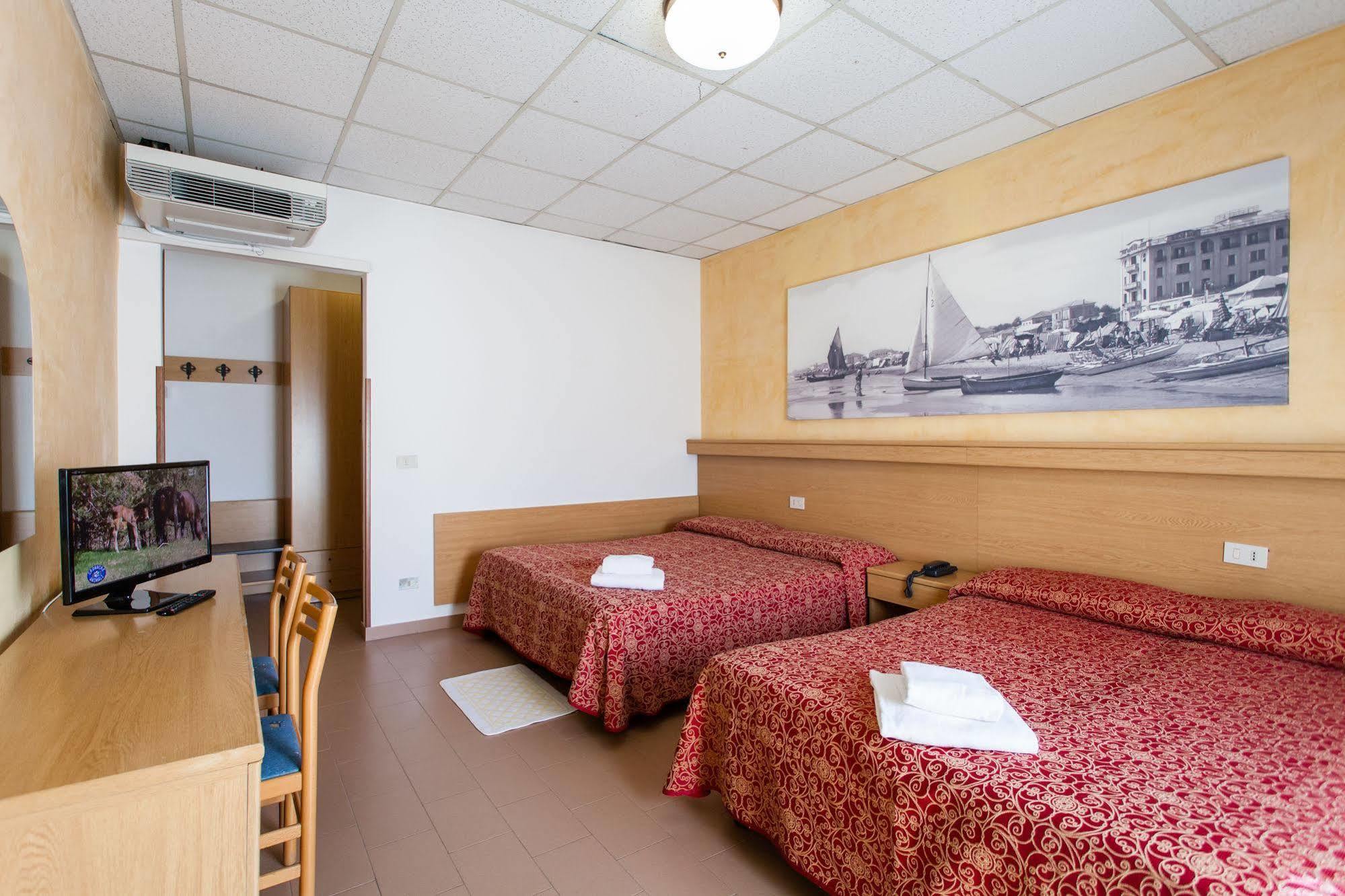 Hotel Al Mare Lido di Jesolo Exterior photo